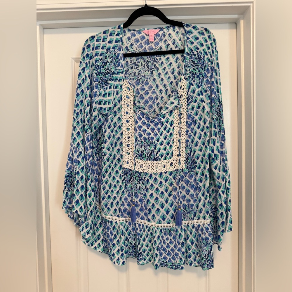 Lilly Pulitzer tunic style top with tassels. Size medium